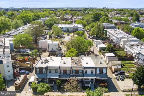 View/Area - 413 18th St SE, Washington, DC 20003 photo 2 of 3