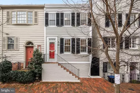 2812 Dumbarton St NW, Washington, DC 20007