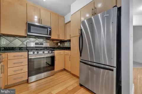 Kitchen - 915 E Street St NW #909, Washington, DC 20004 photo 2 of 3