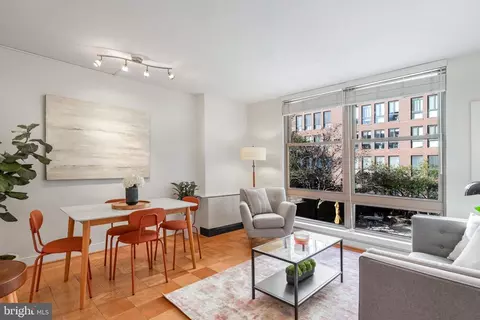 1260 21st St NW #208, Washington, DC 20036