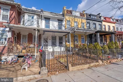 939 Shepherd St NW, Washington, DC 20011