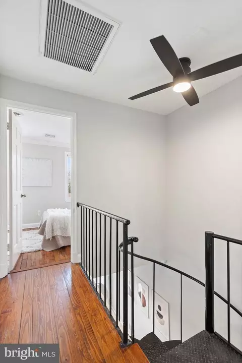 4 14th St SE, Washington, DC 20003 photo 18