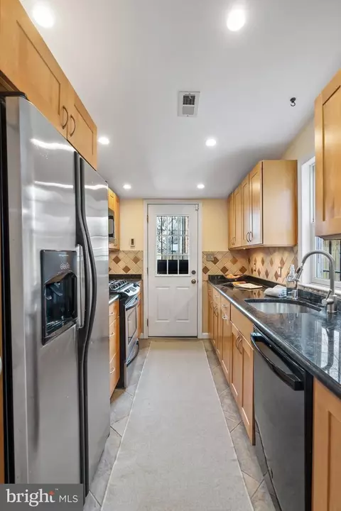 4 14th St SE, Washington, DC 20003 photo 11