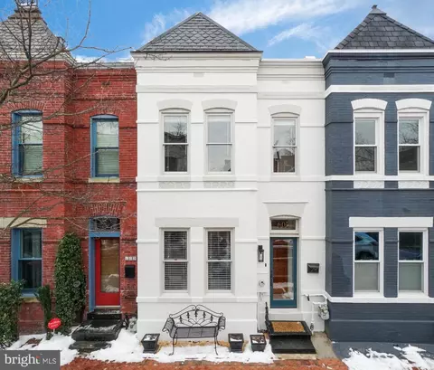 607 Acker Pl NE, Washington, DC 20002
