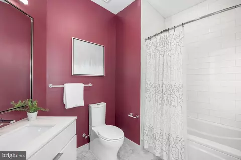 300 8th St NE #402, Washington, DC 20002 photo 16