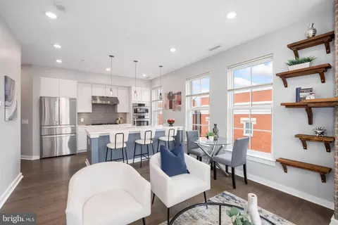 300 8th St NE #402, Washington, DC 20002 photo 5