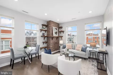 300 8th St NE #402, Washington, DC 20002 photo 3