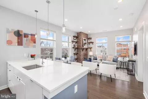 300 8th St NE #402, Washington, DC 20002