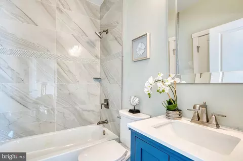 Bath - 3354 Ely Pl SE, Washington, DC 20019 photo 5 of 8