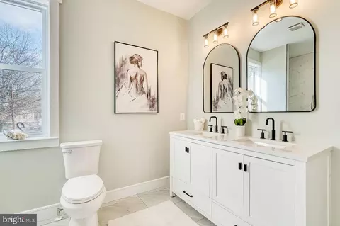 Bath - 3354 Ely Pl SE, Washington, DC 20019 photo 2 of 8