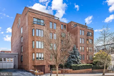 1045 31st St NW #12, Washington, DC 20007