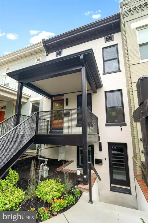 Exterior - 1131 4th St NE, Washington, DC 20002 photo 4 of 11
