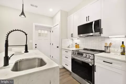 2639 41st St NW #2, Washington, DC 20007 photo 12