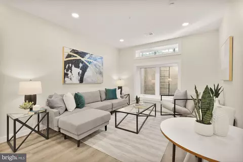 2639 41st St NW #2, Washington, DC 20007