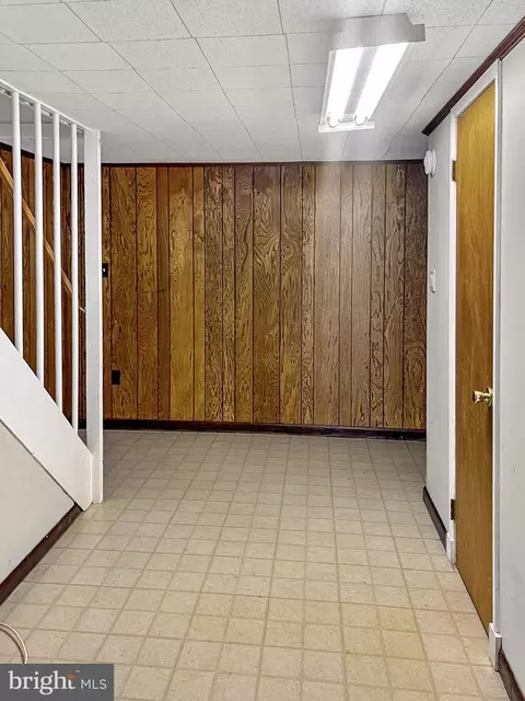 Entry Way - 823 3rd St SW, Washington, DC 20024 photo 3 of 3