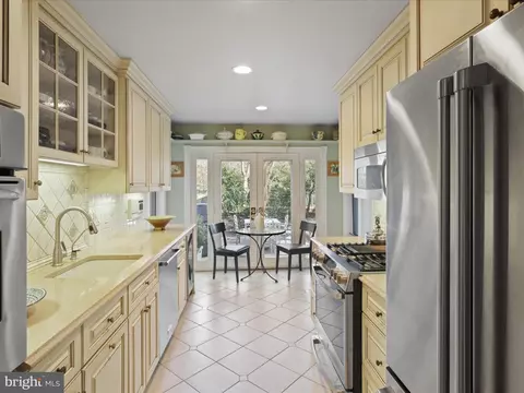 4012 Chancery Ct NW, Washington, DC 20007