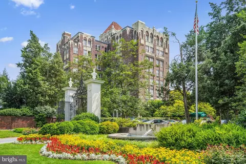 3900 Cathedral Ave NW #301A, Washington, DC 20016