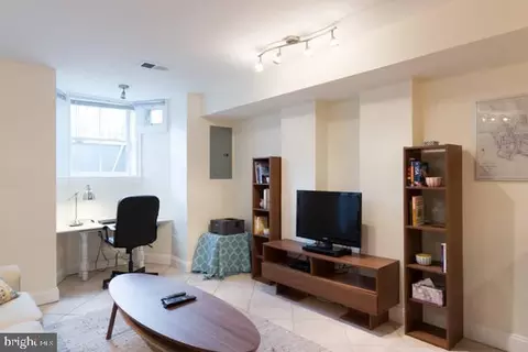 1817 15th St NW, Washington, DC 20009 photo 16