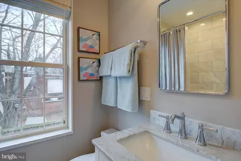 1013 C St SE, Washington, DC 20003 photo 22