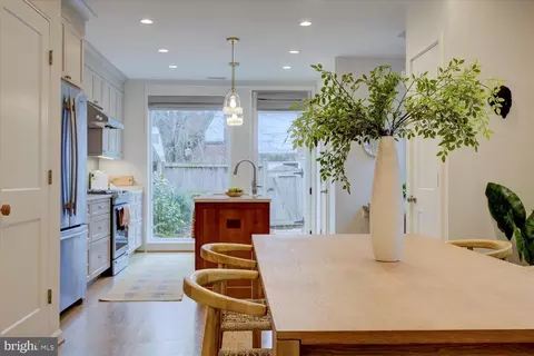 1013 C St SE, Washington, DC 20003 photo 5
