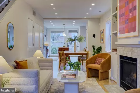 1013 C St SE, Washington, DC 20003 photo 4
