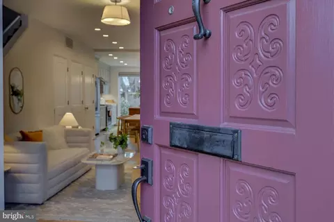 1013 C St SE, Washington, DC 20003 photo 2