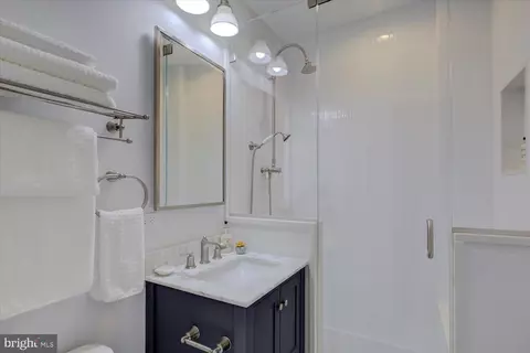 1013 C St SE, Washington, DC 20003 photo 19