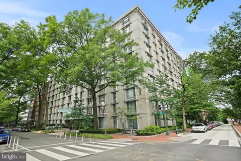 950 25th St NW #1027-N, Washington, DC 20037