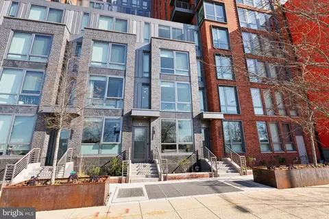 1211 Van St SE #TH-1D, Washington, DC 20003