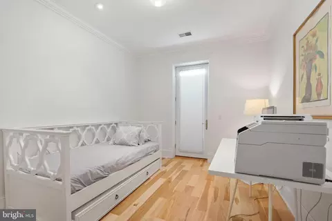 Bedroom - 411 G St SE, Washington, DC 20003 photo 14 of 16