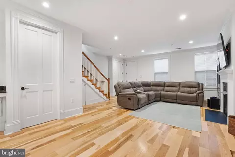 Living - 411 G St SE, Washington, DC 20003 photo 5 of 5