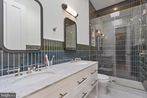 Bath - 411 G St SE, Washington, DC 20003 photo 5 of 6