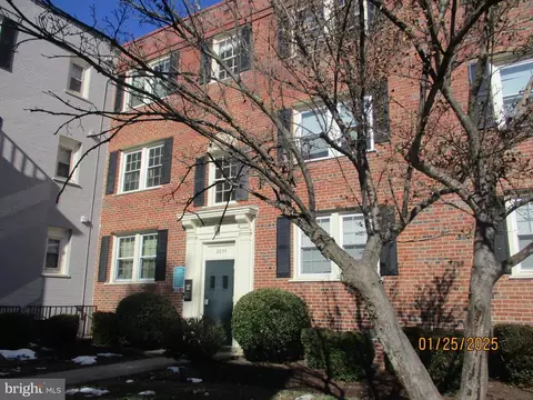 2055 38th St SE #201, Washington, DC 20020