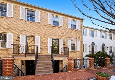 3285 Sutton Pl NW #D, Washington, DC 20016