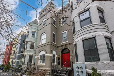 1322 W Street St NW #301, Washington, DC 20009