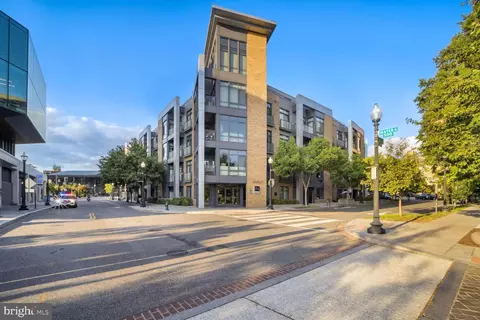 525 Water St SW #208, Washington, DC 20024