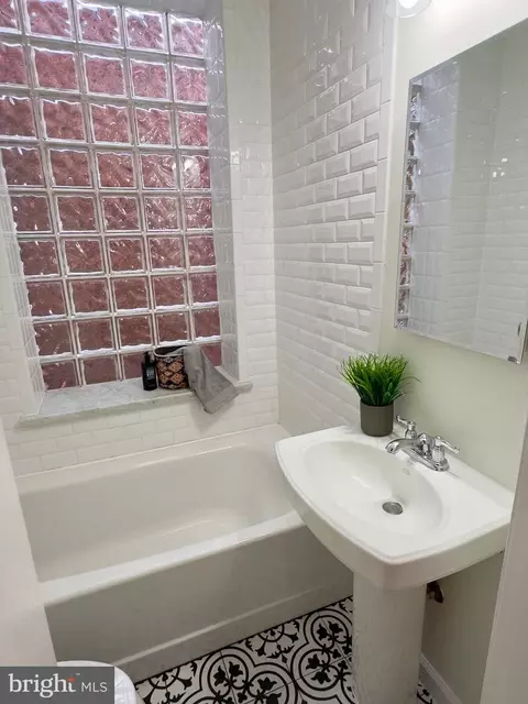 1704 A St SE, Washington, DC 20003 photo 37