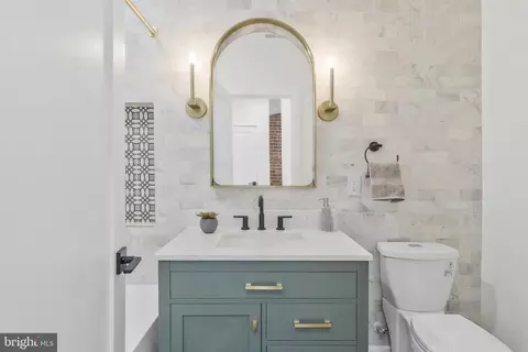 Bath - 332 17th Pl NE, Washington, DC 20002 photo 6 of 7
