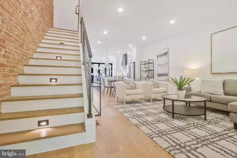 Entry Way - 332 17th Pl NE, Washington, DC 20002 photo 2 of 11