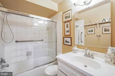 1246 C St SE, Washington, DC 20003 photo 27