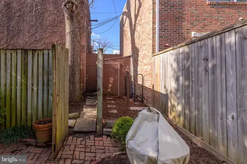 Exterior - 235 9th St SE, Washington, DC 20003 photo 6 of 8