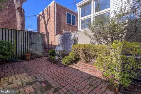 Exterior - 235 9th St SE, Washington, DC 20003 photo 4 of 8