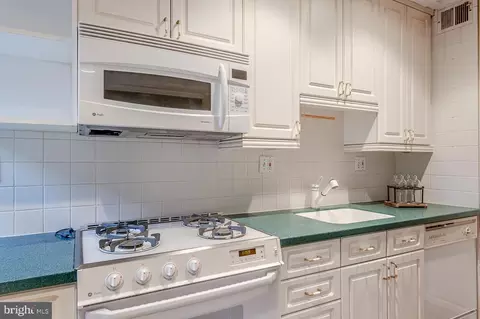 Kitchen - 235 9th St SE, Washington, DC 20003 photo 4 of 4