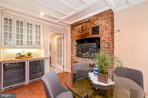 Dining - 235 9th St SE, Washington, DC 20003 photo 2 of 2