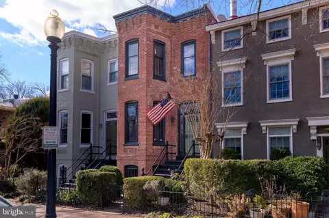 235 9th St SE, Washington, DC 20003