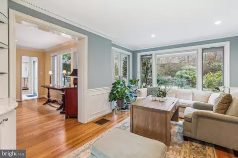 2217 46th St NW, Washington, DC 20007