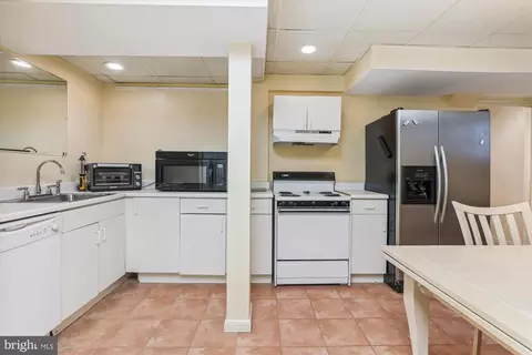2217 46th St NW, Washington, DC 20007 photo 22