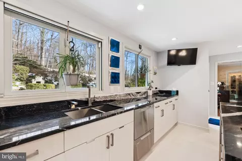 2217 46th St NW, Washington, DC 20007 photo 12