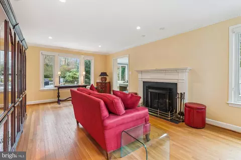 2217 46th St NW, Washington, DC 20007 photo 9