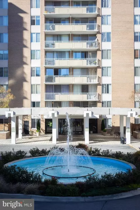 3001 Veazey Ter NW #1021, Washington, DC 20008